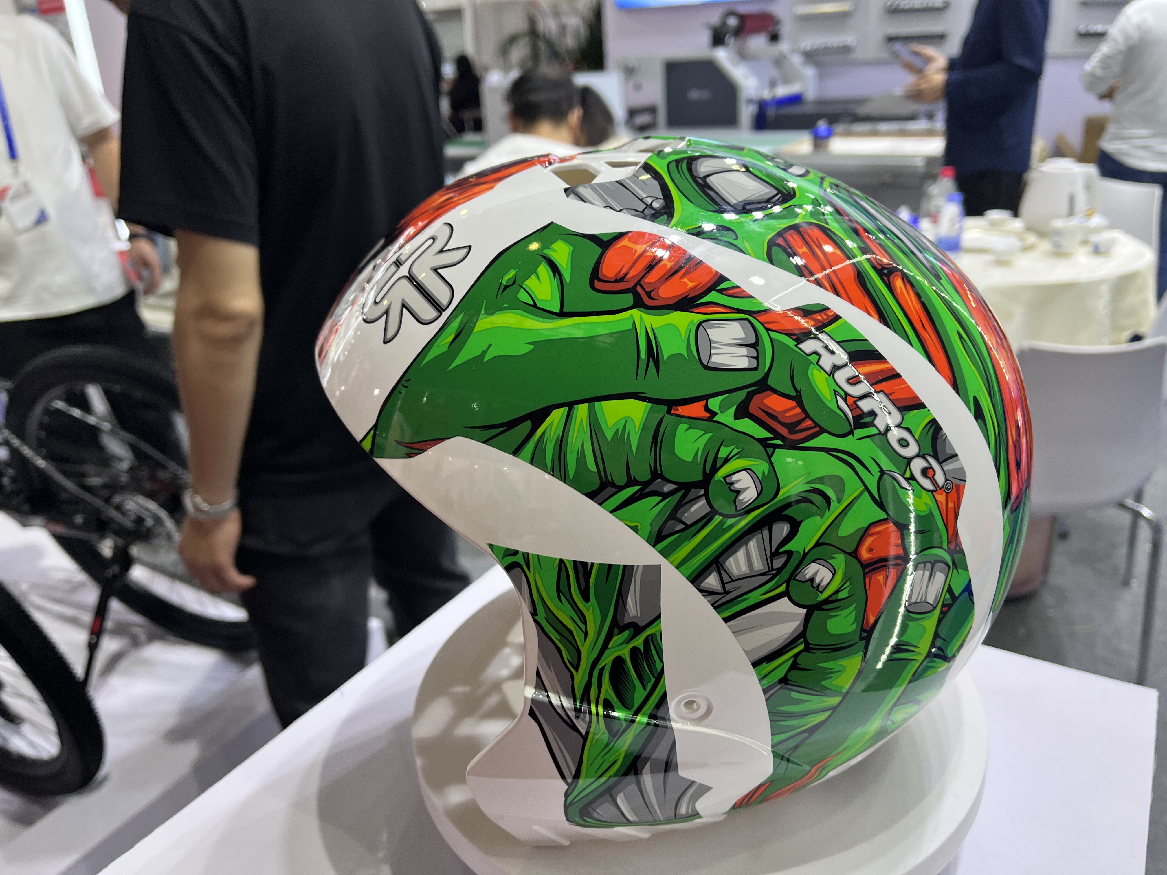 דיו בשימוש על קסדות